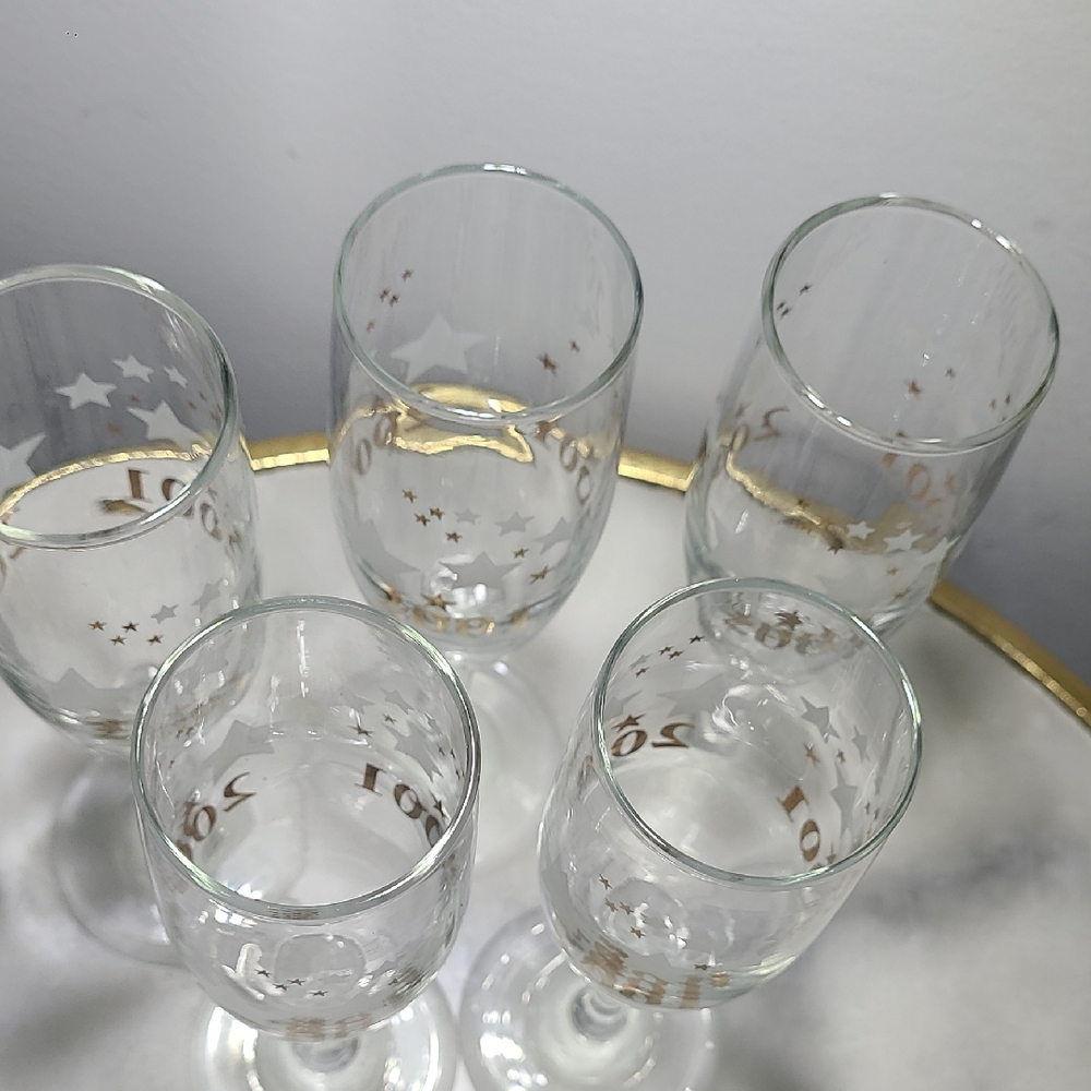Millennium Champagne Flutes 2001 - Picture 6 of 7
